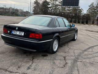 BMW 7 Series foto 3