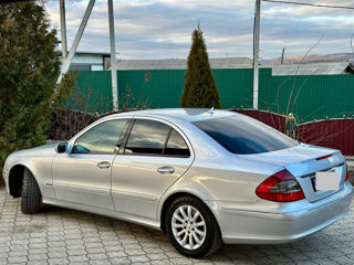 Mercedes E-Class foto 8