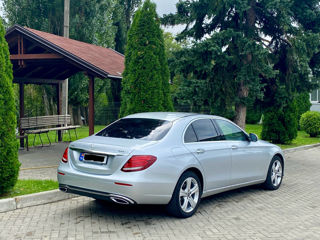 Mercedes E-Class foto 2