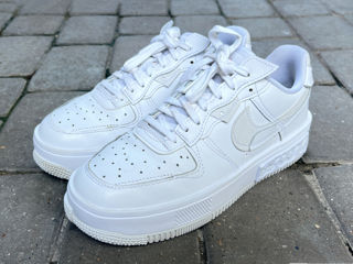 Nike Air Force 1 Low Fontanka Triple White. Размер 39. Оригинал. В идеальном состоянии. foto 2