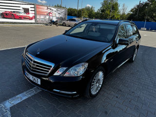 Mercedes E-Class foto 1