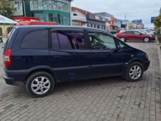 Opel Zafira foto 2