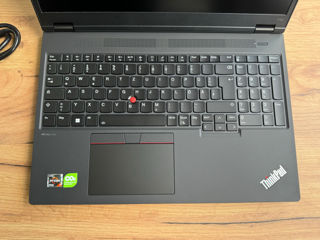 Lenovo ThinkPad P16v G1 16" FHD+ R7-7840HS Pro 32GB/1TB SSD Win11 Pro 21FE0009GE foto 2