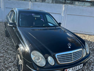 Mercedes E-Class foto 1