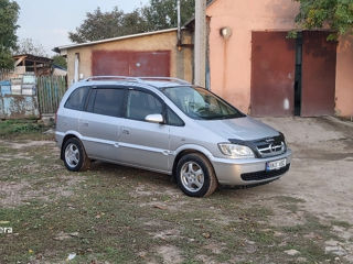 Opel Zafira foto 1