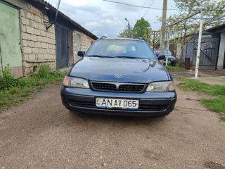 Toyota Carina foto 3