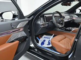 BMW 7 Series foto 7