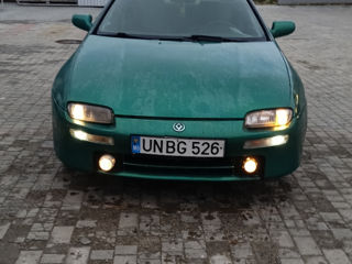 Mazda 323 foto 2