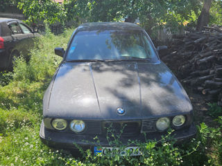 BMW 5 Series foto 2