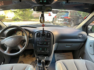 Chrysler Voyager foto 7