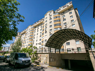 Apartament cu 2 camere, 81 m², Botanica, Chișinău