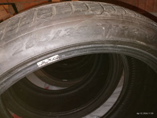 Две летние шины б/у 285/35 R22 Pirelli P Zero foto 3