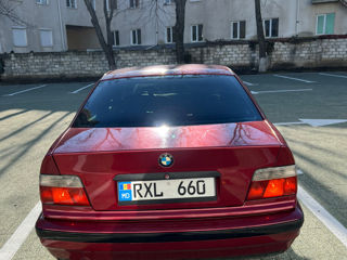 BMW 3 Series foto 7