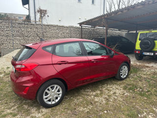 Ford Fiesta foto 2