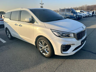 KIA Carnival foto 2