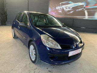 Renault Clio foto 1