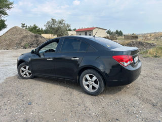 Chevrolet Cruze фото 2