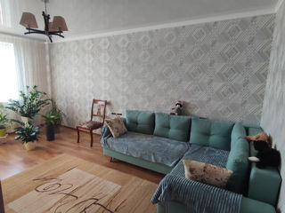 Apartament cu 3 camere, 70 m², Tineret, Ungheni foto 1