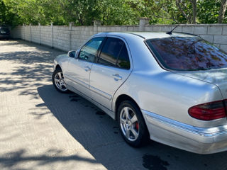 Mercedes E-Class фото 4