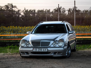 Mercedes E Class foto 1