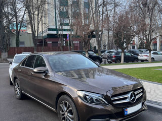 Mercedes C-Class foto 2