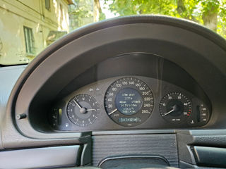 Mercedes E-Class foto 8