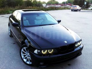 BMW 5 Series foto 1