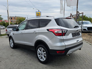 Ford Kuga foto 2