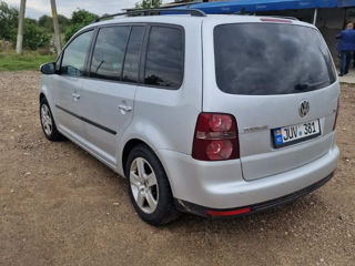 Volkswagen Touran foto 4