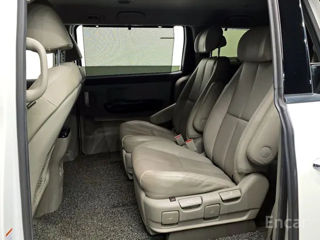 KIA Carnival foto 8