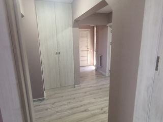 Apartament cu 3 camere, 72 m², 10 cartier, Bălți foto 8