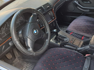 BMW 5 Series foto 8