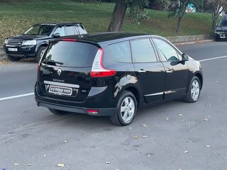 Renault Grand Scenic foto 6