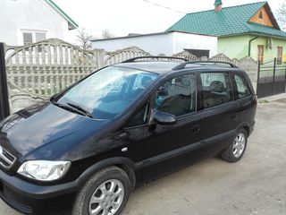 Opel Zafira foto 1