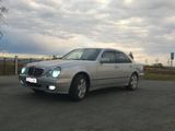 Mercedes E Class foto 2