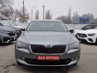 Skoda Superb foto 2