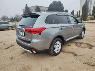 Mitsubishi Outlander foto 4