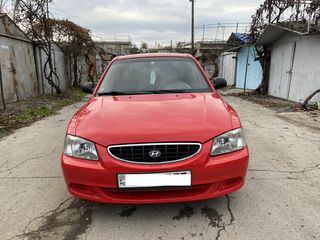 Hyundai Accent foto 1