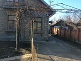 Продам дом в Бендерах 2 этажа, почти в  центре. Все документы. 8 соток, гараж. Летняя кухня на 3 ко foto 1