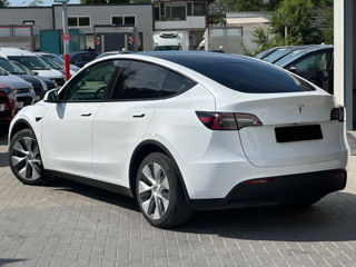 Tesla Model Y foto 5