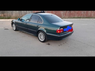 BMW 5 Series foto 8