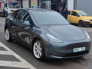 Tesla Model Y foto 5