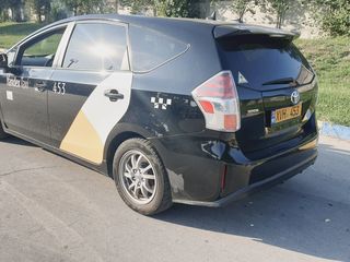 Toyota Prius + foto 3