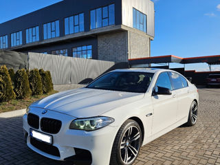 BMW 5 Series foto 11