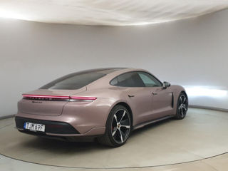 Porsche Taycan foto 3