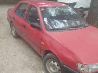 Nissan Sunny foto 4