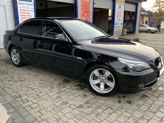 BMW 5 Series foto 2