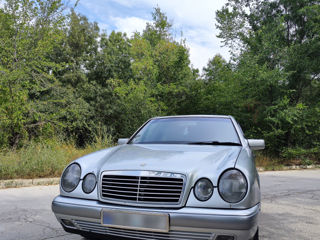 Mercedes E-Class foto 3