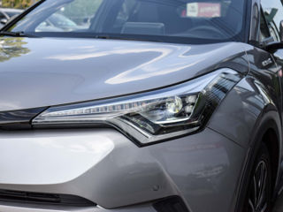 Toyota C-HR foto 10