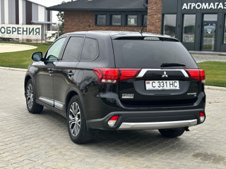 Mitsubishi Outlander foto 3